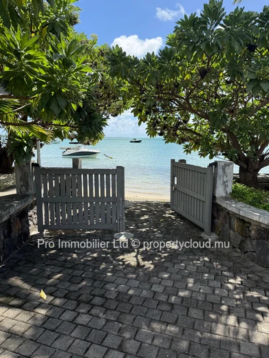 Nice Beachfront Apartment for Rent at Roches Noires.