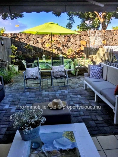 Duplex for Rent in Secure Compound – Les Vieux Banians, Balaclava.