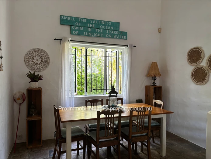 Cosy 3-Bedroom Beach House ,  Trou d’Eau Douce