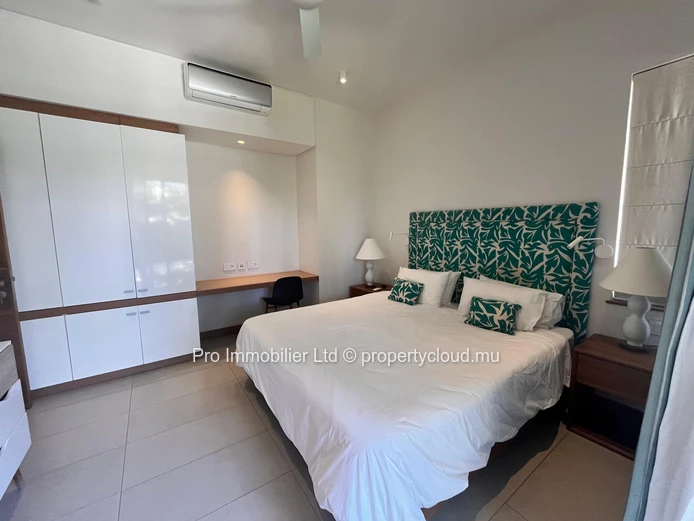 Elegant and spacious apartment for sale in the renowned Park De Mont Choisy. North