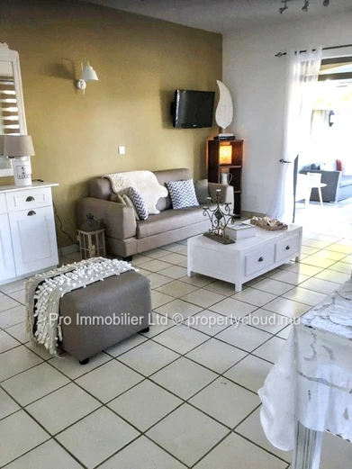 Duplex for Rent in Secure Compound – Les Vieux Banians, Balaclava.