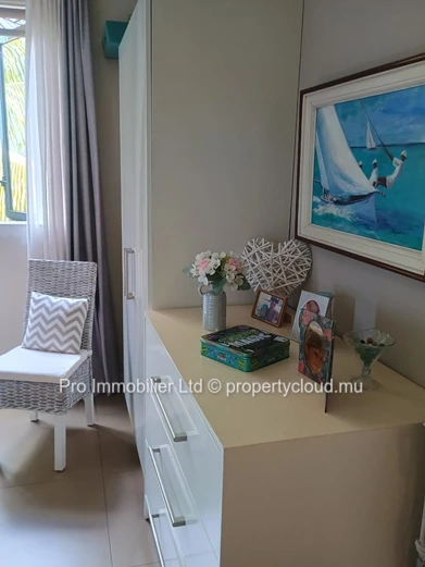 Nice and cozy first-floor apartment located at the prestigious Azuri Ocean & Golf Resort, Roches Noires.