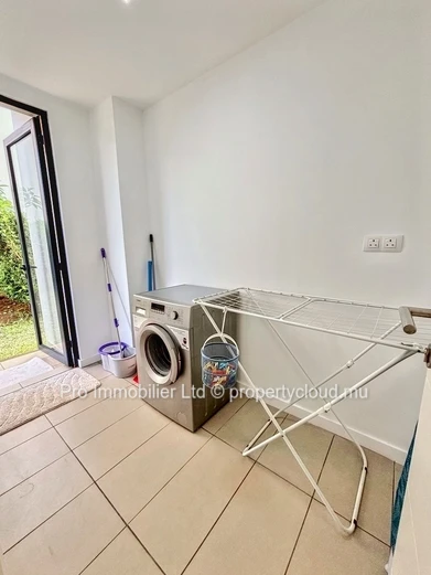 Appartement Meublé à Louer au Azuri Ocean & Golf Resort, Roches Noires.