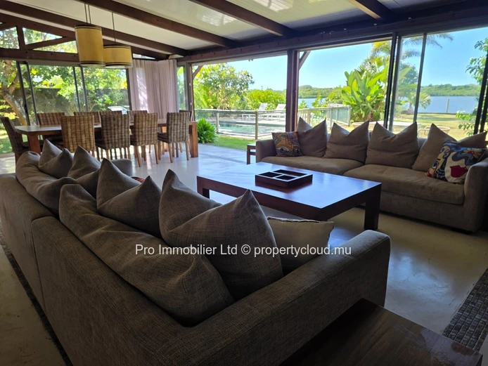 Spacious Seafront Villa for Rent , Providence sur Mer, Belle Mare