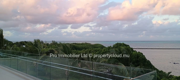 Exceptional seafront penthouse for sale at the prestigious Azuri Ocean & Golf Resort, Roches Noires.