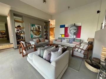 5 Bedroom Villa