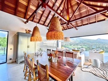 5 Bedroom Villa
