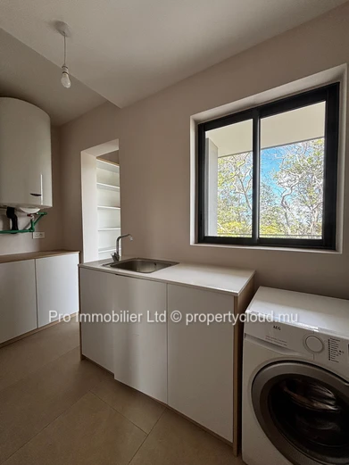 O Petit Parc , AN EXCEPTIONAL QUALITY OF LIFE ; PENTHOUSE FOR RENT.