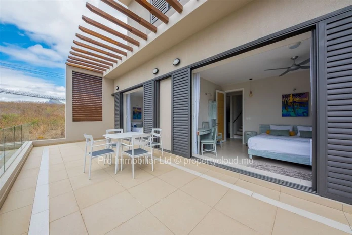 Elegantly designed and recently constructed, this fully furnished villa offers a generous living space and boasts a b...