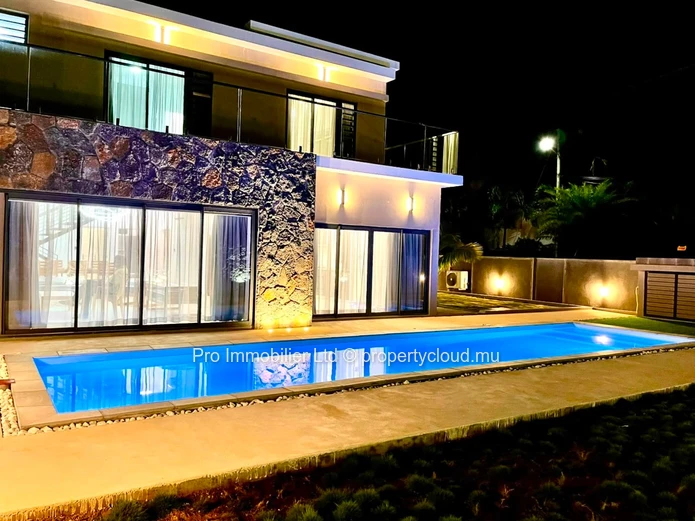 Spacious 4-Bedroom Villa for Rent – Pereybère