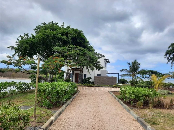 Beautifully Furnished Seafront Villa in an Exceptional Setting at La Mivoie, Black River.