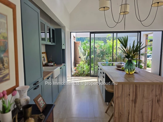 Exceptional Villa for Rent in Tamarin , Mountain Views & Exclusive Setting