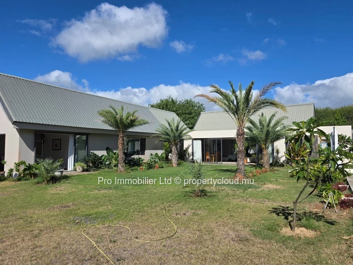 Exceptional Villa for Rent in Tamarin , Mountain Views & Exclusive Setting