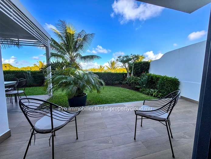 Ground Floor Furnished Seafront Apartment for Sale – Azuri Ocean & Golf Resort, Roches Noires.