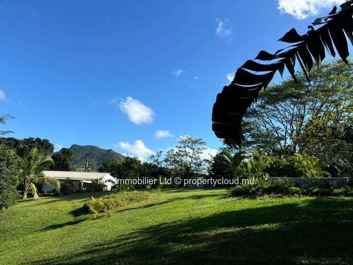 Magnificent property nestled in an exceptional setting in L’Étoile.