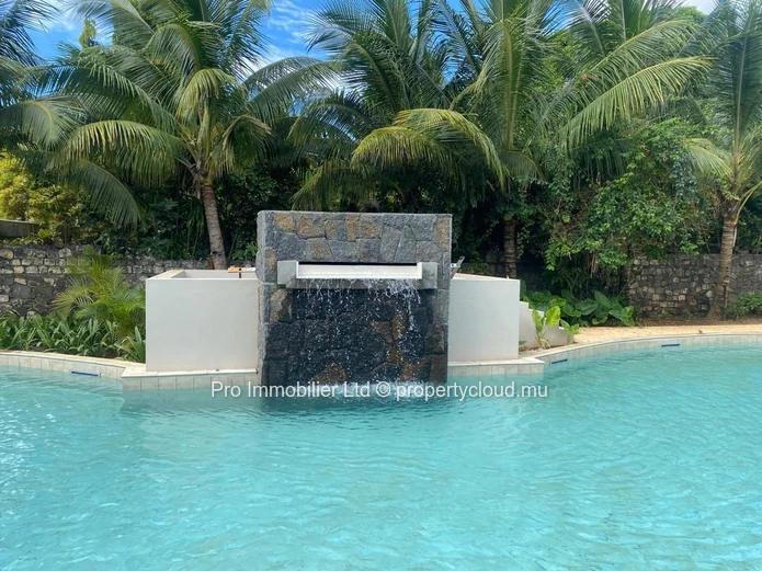 Ground floor apartment FOR SALE, fully furnished and located in a secure compound at Ki Residence Pereybere.