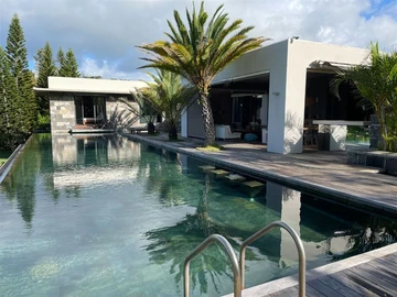 5 Bedroom Villa