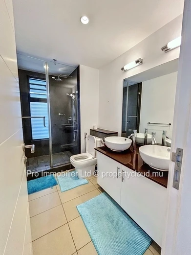 Appartement Meublé à Louer au Azuri Ocean & Golf Resort, Roches Noires.