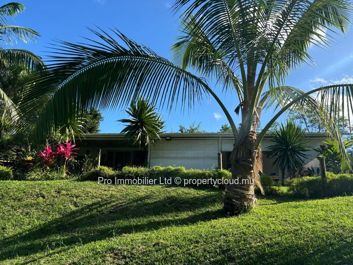 Magnificent property nestled in an exceptional setting in L’Étoile.
