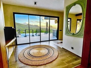5 Bedroom Villa
