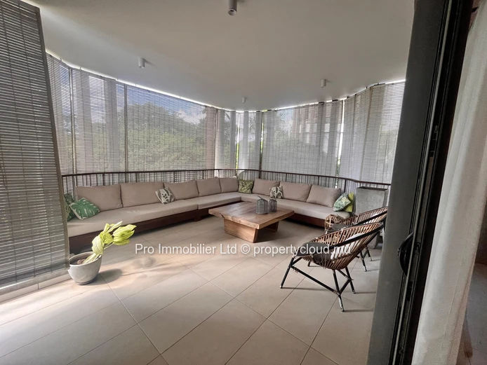 Elegant and spacious apartment for sale in the renowned Park De Mont Choisy. North