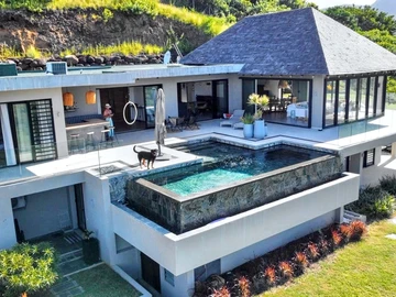 5 Bedroom Villa