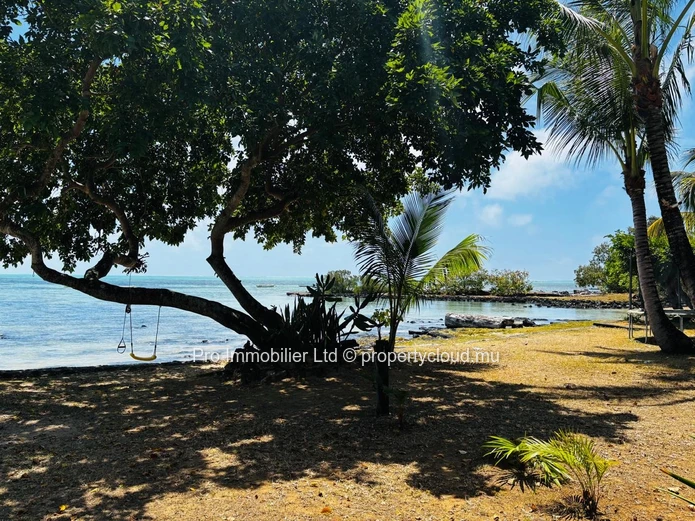 For Rent. Exquisite Waterfront Duplex with Panoramic Views of the Northern Islands – Roches Noires