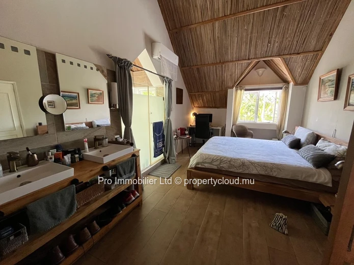 Cozy & Spacious Architect-Designed Family Home for Rent at Roches Noires