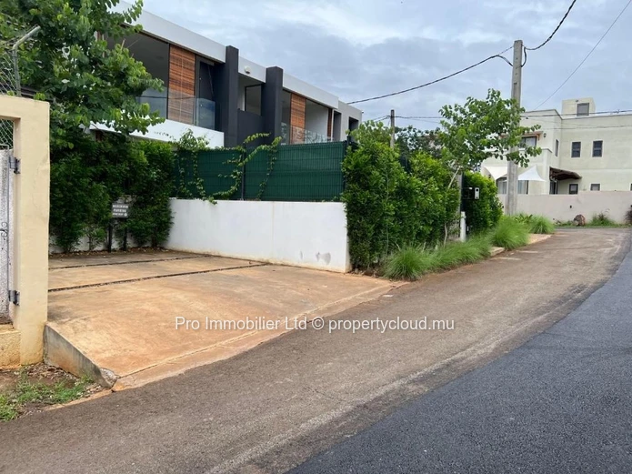 3-BEDROOM APARTMENT FOR RENT , ALBION (West)