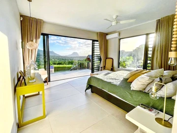 5 Bedroom Villa