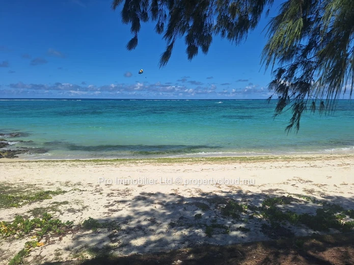 FOR SALE – Exceptional FREEHOLD Beachfront Land at Belle Mare