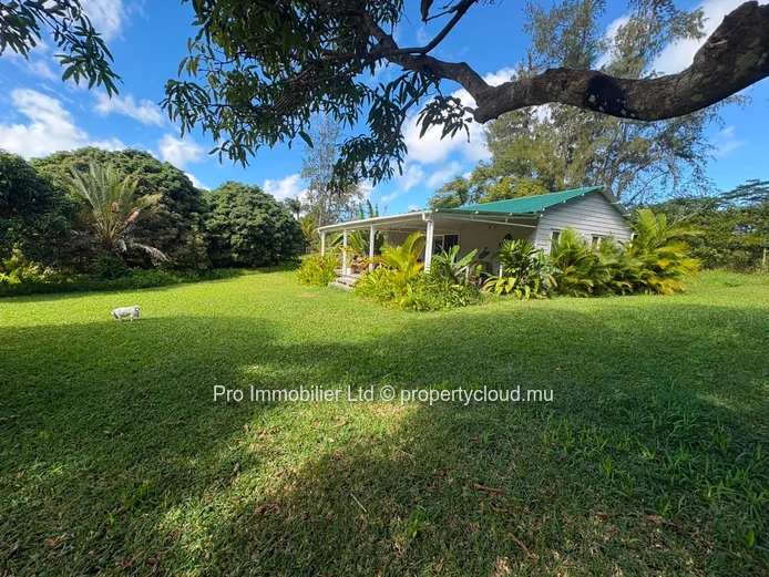 Charming Cozy House for Sale in Chamarel.