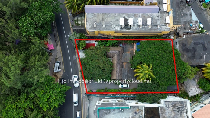 Discover the allure of this charming and authentic house ,apartments and commercials unit  for sale in the heart of G...