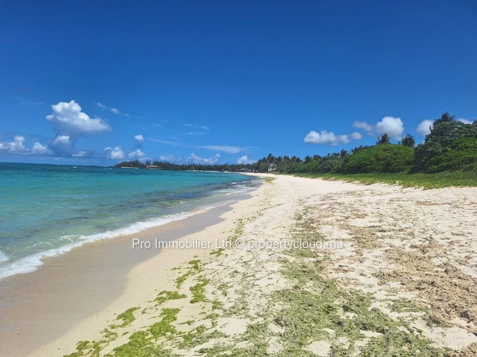 FOR SALE – Exceptional FREEHOLD Beachfront Land at Belle Mare
