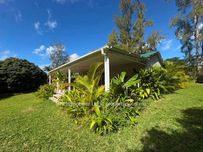 Charming Cozy House for Sale in Chamarel.