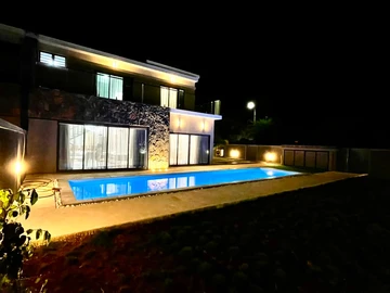 4 Bedroom Villa