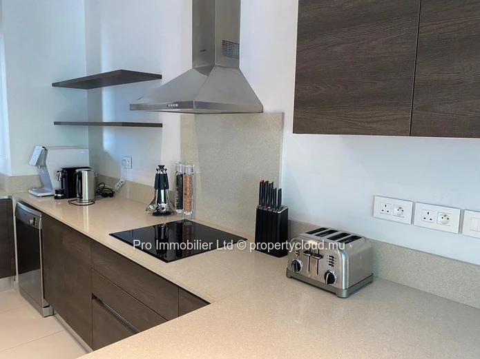 Ground floor apartment FOR RENT, fully furnished and located in a secure compound at Ki Residence Pereybere.
