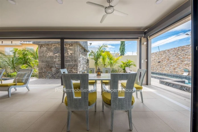 Elegantly designed and recently constructed, this fully furnished villa offers a generous living space and boasts a b...