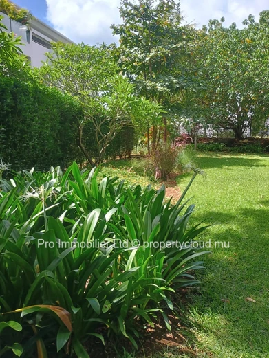 Nice and cozy first-floor apartment located at the prestigious Azuri Ocean & Golf Resort, Roches Noires.